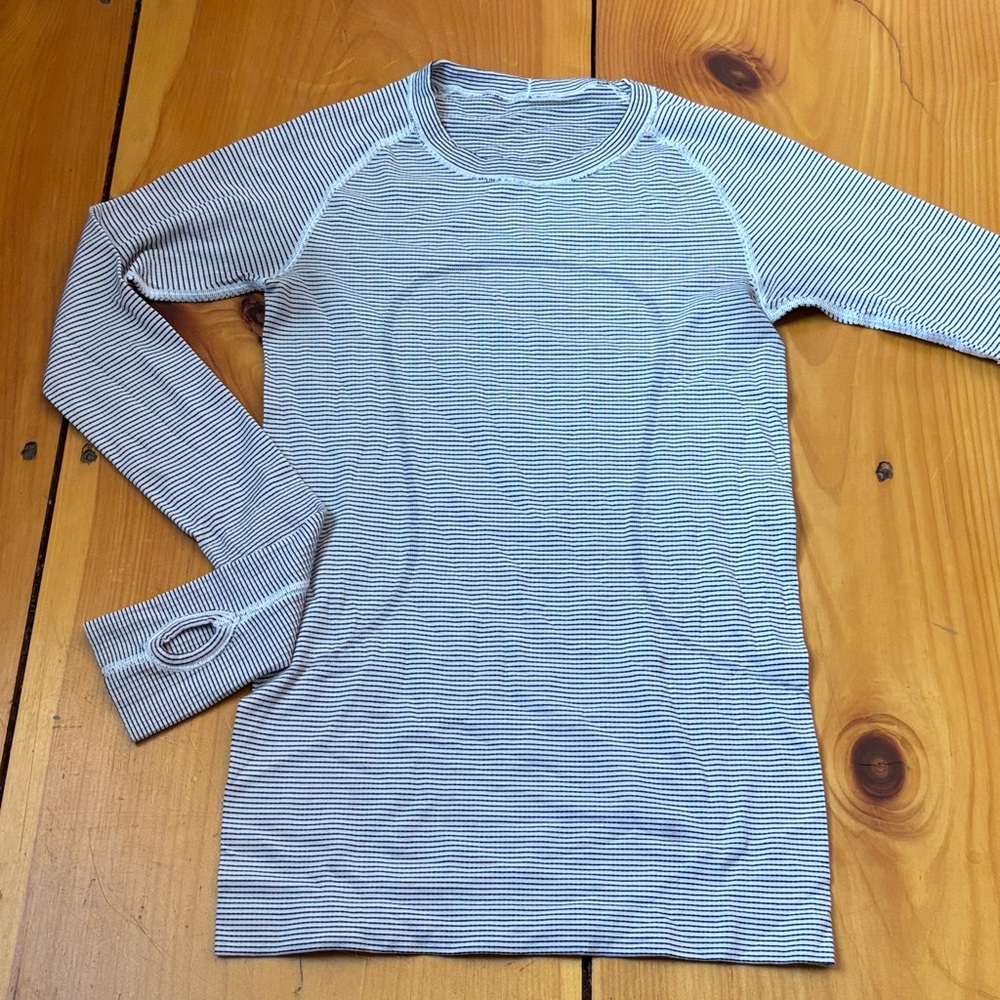 LULULEMON 4 Black & White Swiftly Tech Long Sleeve Top Thumbholes